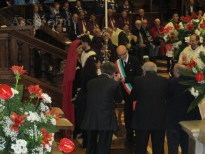 mayor of assisi giving gift5032jacoba
